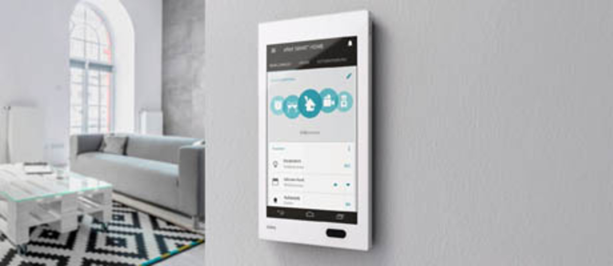 Bedienzentrale Gira G1 bei Elektro-Leps GmbH in Dessau