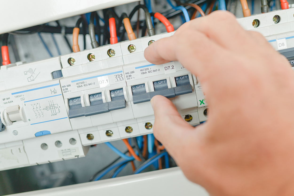 Elektro­installation bei Elektro-Leps GmbH in Dessau